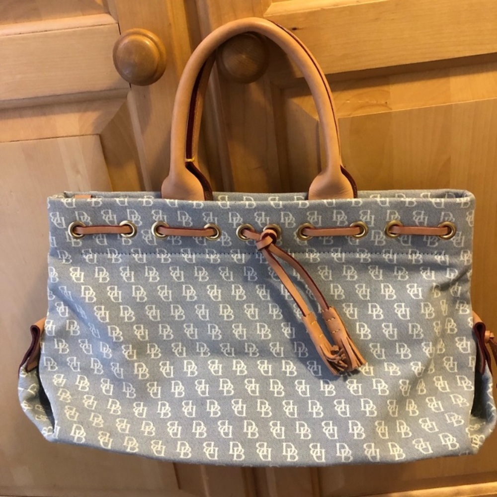 Dooney & Bourke bag